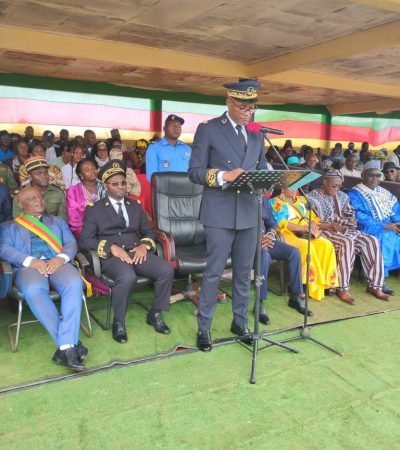 LE NOUVEAU SOUS-PREFET AUX COMMANDES